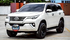 Pak Chong taxi service with driver, Toyota Fortuner vehicle, for sightseeing
