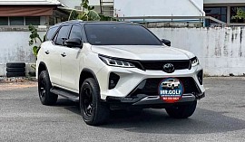 Private car with driver for tourists traveling to other provinces