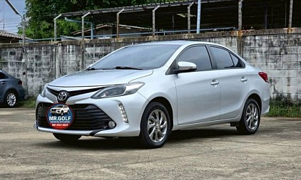 Sedan with driver available for transporting tourists and traveling to other provinces